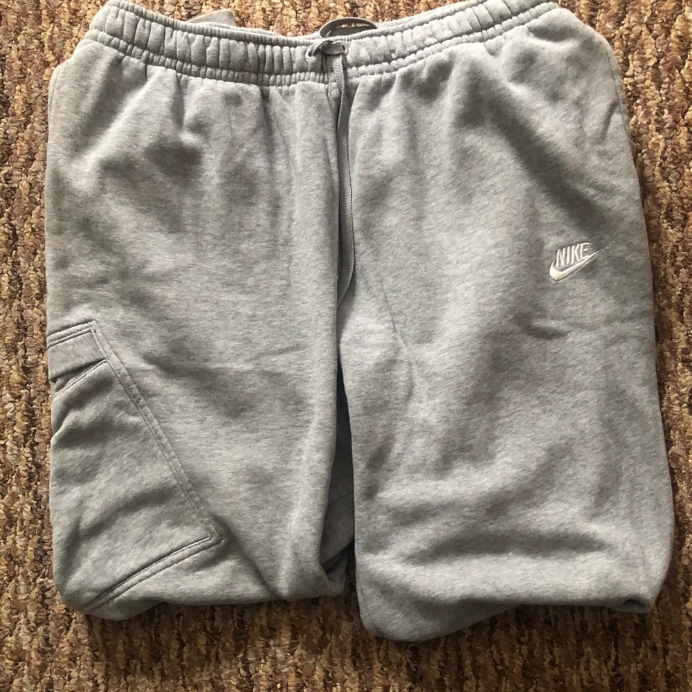 Nike sweatpants w/ cargo pocket